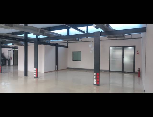 412M² OFFICE TO LET IN FERNDALE
